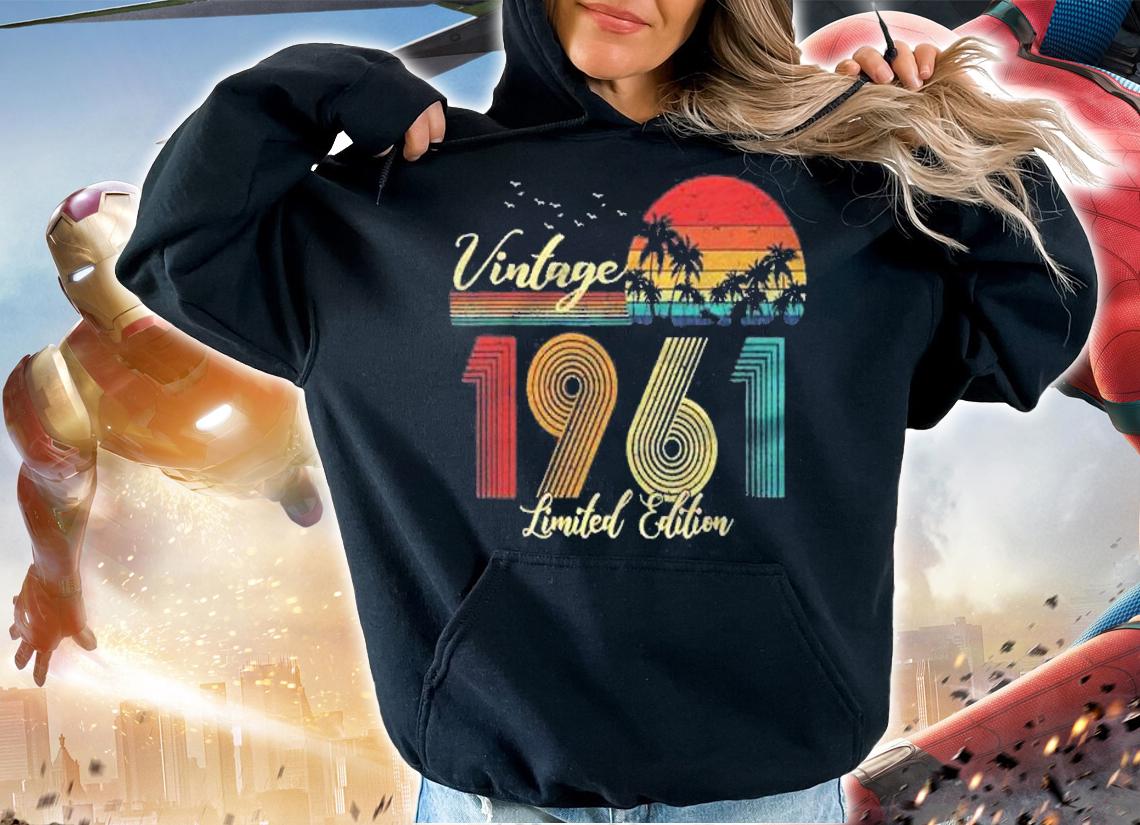 60 Years Old Birthday Tee Vintage 1961 Classic Theme Shirt t-shirt