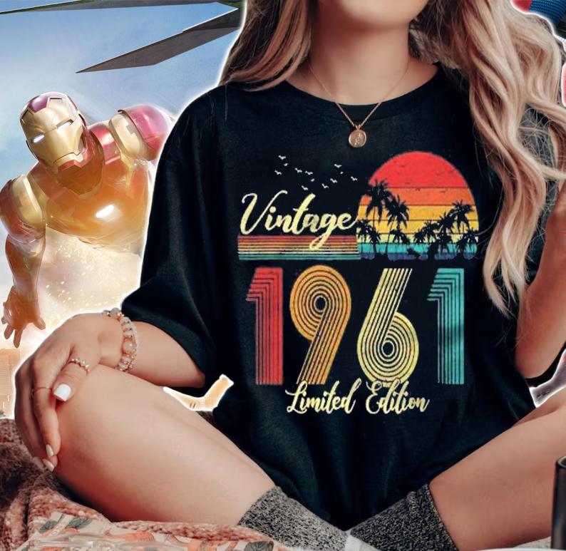 60 Years Old Birthday Tee Vintage 1961 Classic Theme Shirt t-shirt