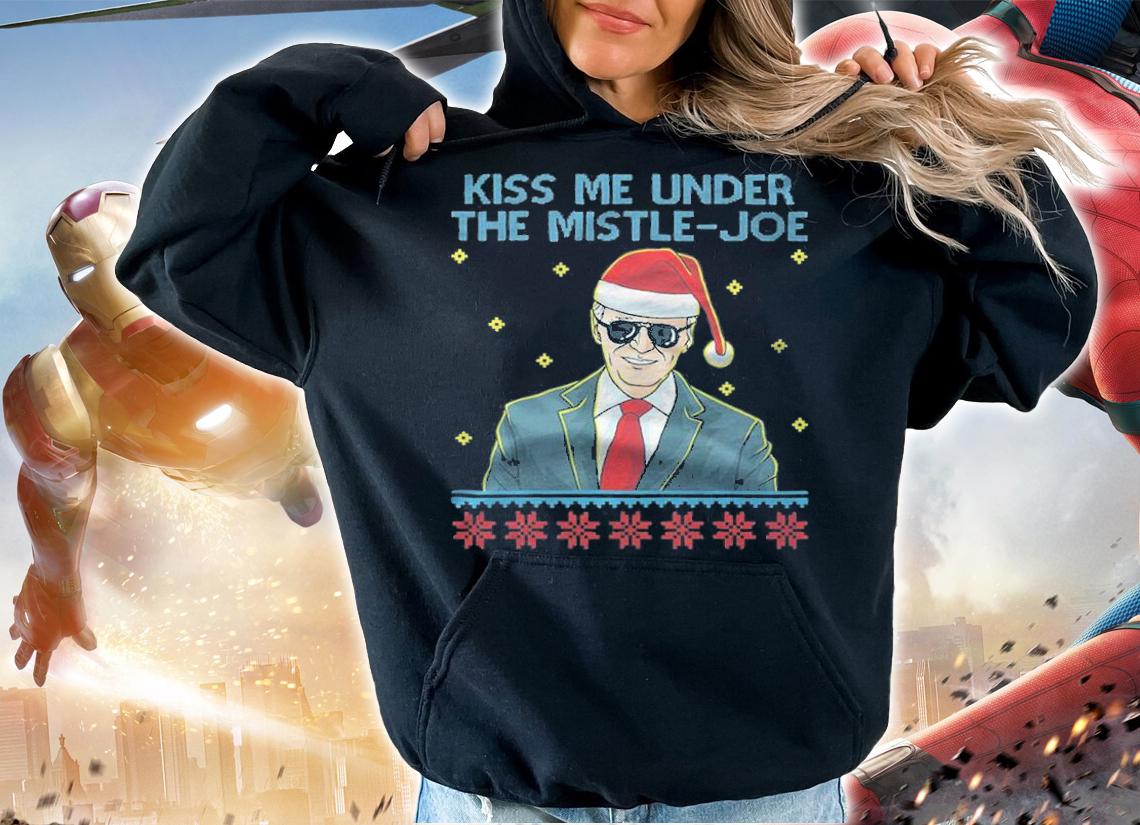 Premium kiss Me Under The Mistle Joe Christmas T-Shirt t-shirt