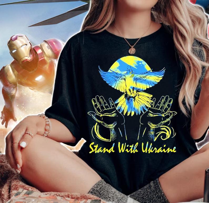 I Stand With Ukraine 2022 Peace Dove Ukraine Peace Free Ukraine T-Shirt woman shirt